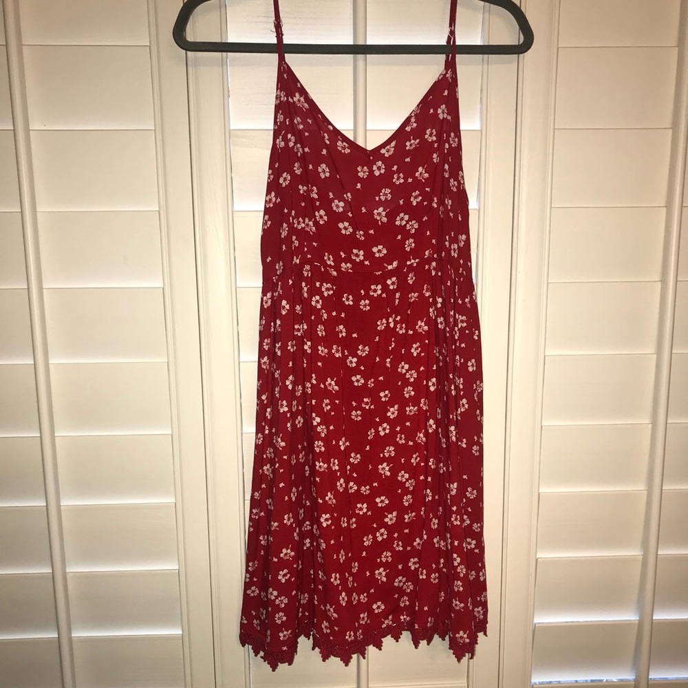Adorable red floral dress with cute lace trim
